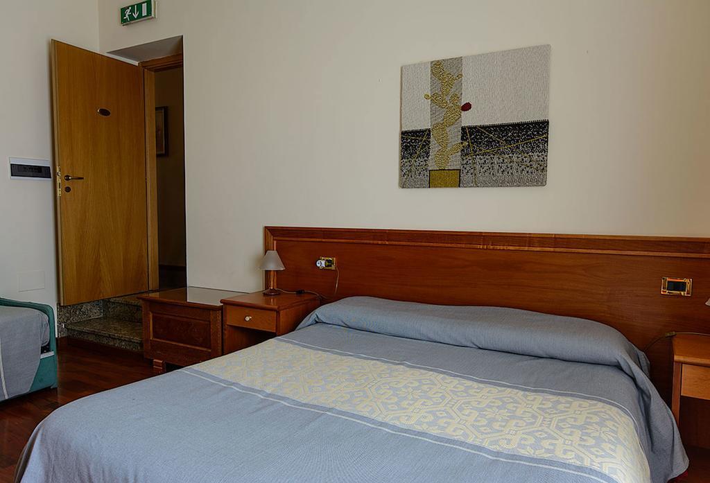 Hotel Del Corso SantʼAntìoco Εξωτερικό φωτογραφία