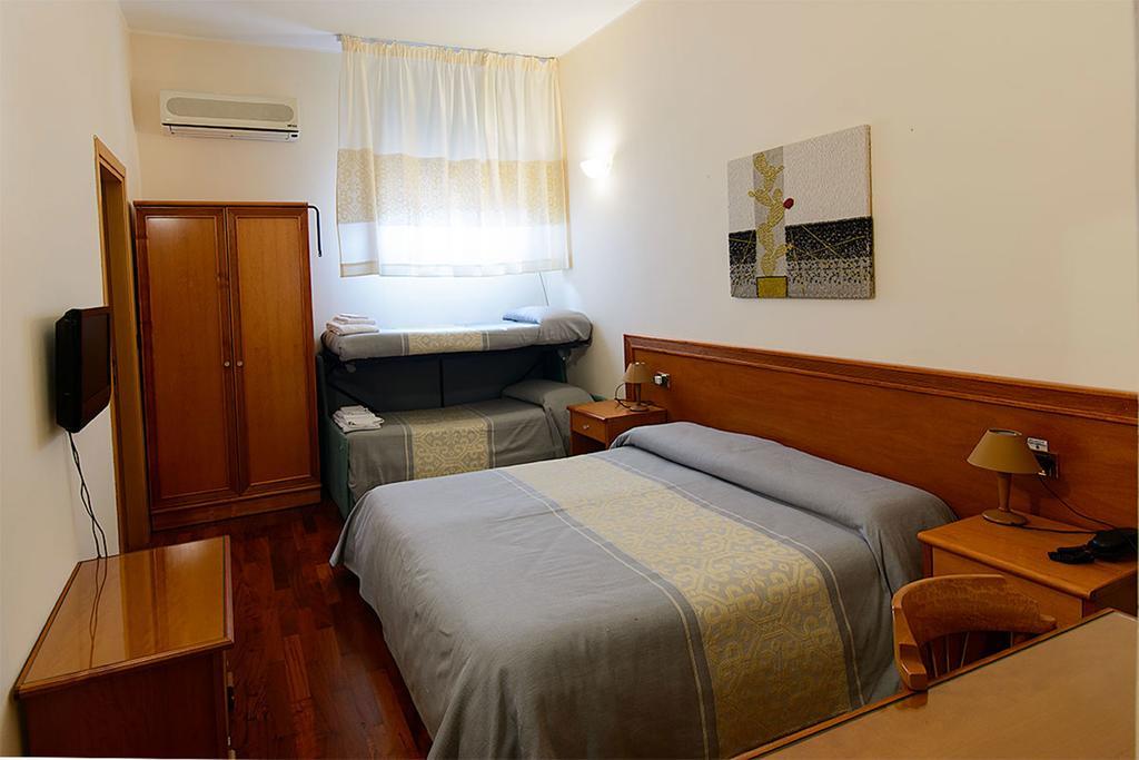Hotel Del Corso SantʼAntìoco Εξωτερικό φωτογραφία