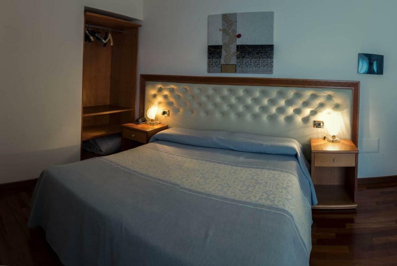 Hotel Del Corso SantʼAntìoco Εξωτερικό φωτογραφία