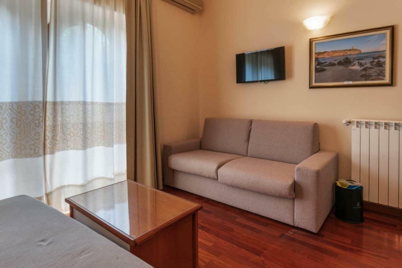Hotel Del Corso SantʼAntìoco Εξωτερικό φωτογραφία